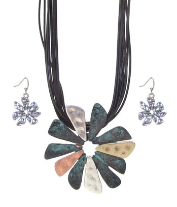 Flower Pendant Necklace Set