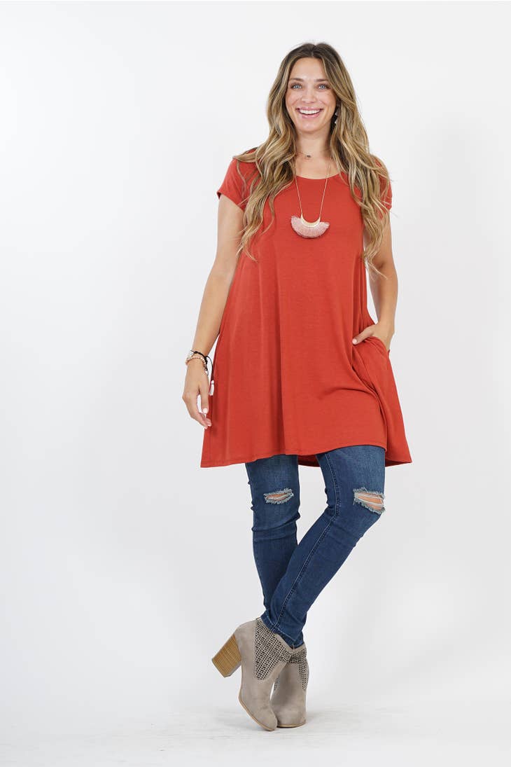 PLUS Short sleeve convertible pocket tunic