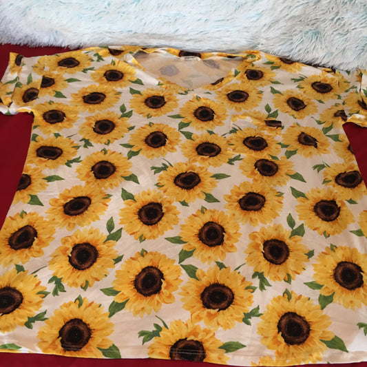 WHITE SUNFLOWER PRINT W/ BUST POCKET PLUS SIZE